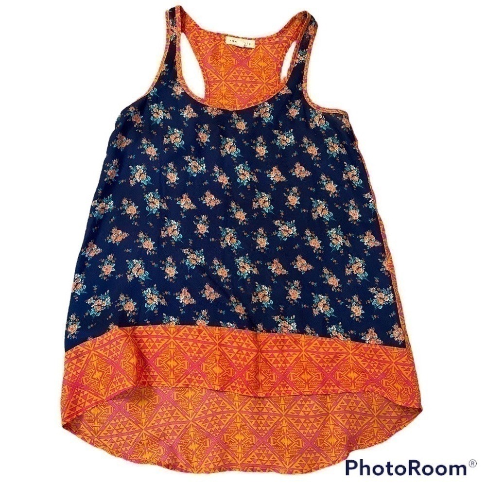 Socialite Semi-sheer Summer 🌞 Floral Hi-lo Tank Size Small